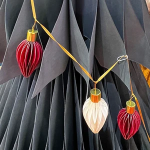 Modern Paper Hanging Ornaments Oval Shape Red White Gold Laser Cut Handmade Christmas Decorations