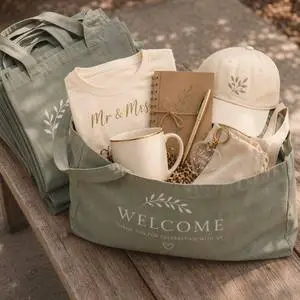 Custom Wedding Welcome Guest Gift Set Personalized Tote Bag With T-Shirt Mug Notebook Pen Cap Keychain Outdoor Bridal Favor Pack
