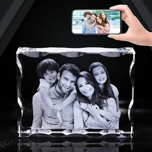 OEM / ODM 3D Laser Engraved Crystal Cube Photo Cube Wedding Souvenir Gift