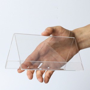 Customized wholesale V-shaped triangle conference card acrylic table card name seat card