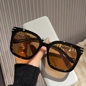 2025 Luxury Sunglasses Women Custom Logo High Quality Outdoor Shades Sun Glasses Metal Temple Square Frame Designer Sunglasses