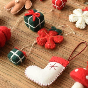 High Quality Wholesale Outdoor Christmas Tree Decoration LED-Enhanced Xmas Stand and Accessories