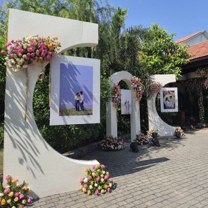 Customized Couple Photo Backdrop Wedding Decorations Chandelier Arch Backdrop for Wedding Stage Decoration