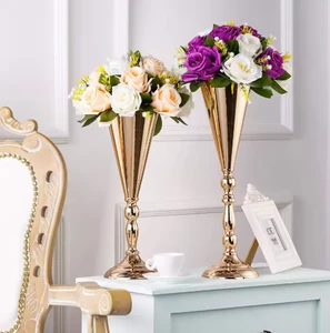 Luxurious Golden Vase Stand for Artificial Flowers - Ideal for Wedding and Dining Table Decoration