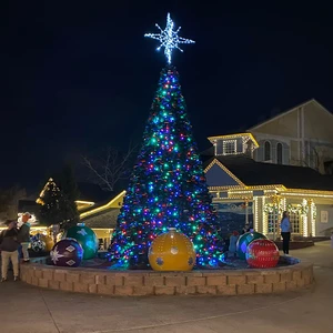 Waterproof Customized 6m Commercial PVC/PE Green Hoyechi Christmas Tree Stand in Stock Outdoor Christmas Decoration
