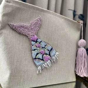 Handmade High-quality Alloy Light Durable Portable Christmas Tree Keychain Waterproof Eco-Friendly Fashionable Beaded Bags Charm