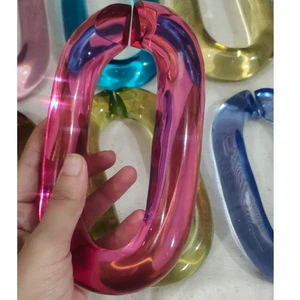 Handmade Modern Acrylic Chain Wall Accents Customized Linked Home Decorative Item For Hanging Whole Sale Most Adorable Resin