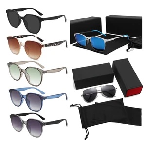 Factory Wholesale Customized Logo Shades Fashionable Square Plastic Sunglasses UV 400 Colorful PC Sunglasses