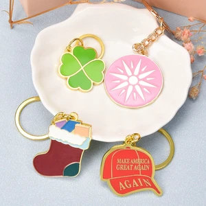 Wholesale Enamel Keychains Clover Christmas Stocking Hat Designs Shape Metal Keychain For Gifts Promotions