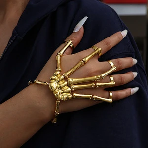 Hot Selling Unisex Halloween Punk Style Gold Plated Gun Black Skull Finger Ring Newest Fashionable Halloween Bangle