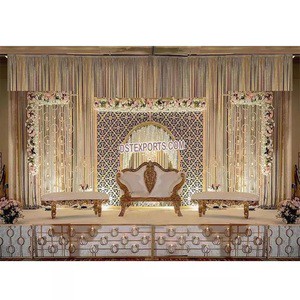 Attractive Rustic Wedding Theme Stage Decor Prominent Night Reception Wedding Candle Wall for Western Weddings