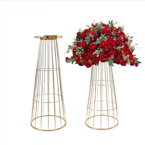 Royal Diamond Gold Metal Table Flowers and Stand Decoration with Easy Assembly and Customizable Shape for Wedding and Birthday