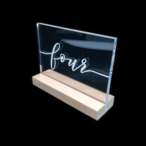 High Quality Party Wedding Decorations Place Cards & Table Numbers Stand Acrylic Table Numbers with Wood Base