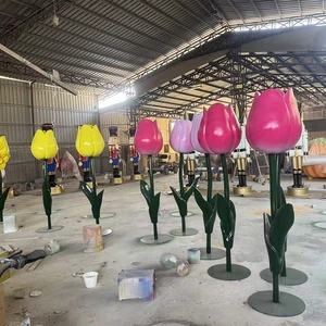 Fiberglass Easter Holiday Decoration Tulip with Flower Pot for Easter Decoration Hotel Outdoor Decoration Easter Holiday Decor