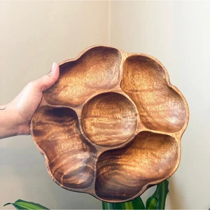 Flower Shape Handmade Tableware Kitchenware Countertop Pure Wood Dessert and Dry Fruit Platter and Tray at Cheap Price
