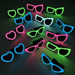 2025 New Neon Led Heart Shape Christmas Party Glasses Bar Concert Club Music Luminous Sunglasses Costume Supplies Novelty Props