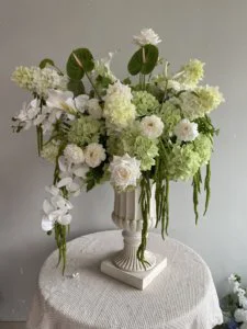 2026 Brand New Silk Green and White Flower Arrangement Flower Ball with Greenery Romantic Table Centerpiece Wedding Decor