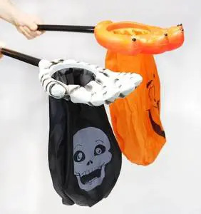 BSCI Novelty Cute Skull Design Celebrate Halloween Festival Parties Props Gifts Toys Trick or Treat Halloween Plastic Candy Bags