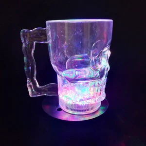 新颖炫酷 20 盎司发光万圣节 LED 闪光马克杯 CE/ROHS/BPA 免费认证 PS 塑料材质型号 GL-M040 适合派对场合