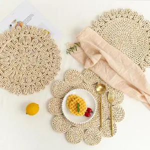 Hot Selling Natural Non-Slip Corn Husk Charger Plates Placemats Round Coasters Boho Mats for Dining Indoors/Outdoors Wedding