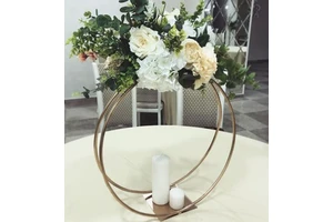 Artistic Gold Metal Floral Wedding Table Centerpiece with Intricate Design and Durable Premium Quality Construction