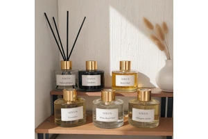 AIKUN Small Batch Custom Home Fragrance Gift Set With Reed Diffuser Candle Spray For Low MOQ Private Label Orders