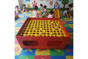 Wooden Ball-in-Hole Carnival Game Throwing Game Props for Indoor/Outdoor Use in Shopping Malls & Night Market Events