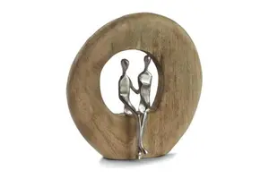 Couples Sitting Wood Circle Metal Decorative Ornament High Quality Material Bulk Quantity Price Shelf & Table Decor Item