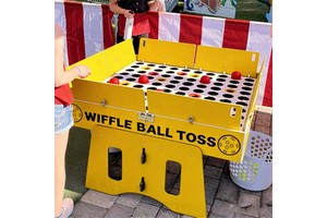 Outdoor Ball Toss Game PVC Material Jumbo Carnival Large Events Fair Party Rental Use Playground Equipment