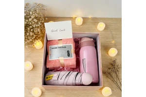 2026 New Year Party Favor Kit 3 in 1 Customized Gift Set Mug Towel Umbrella Fan Tumbler Unique Souvenir Ideas for Wedding
