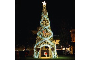 Commercial Outdoor Waterproof Giant Walkway Christmas Tree Standing Artificial Metal LED Glowing Christmas Tree