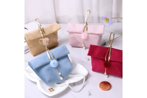 Reusable Gift Wrapping Handbags Party Favor Boxes Small Velvet Wedding Candy Bags for Party Favors Baby Shower Christmas