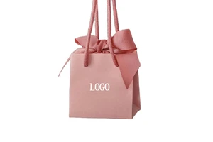 Fashion Custom Size Colorful Packaging Printed Logo Ribbon Favor Small Paper Gift Bags With Handles