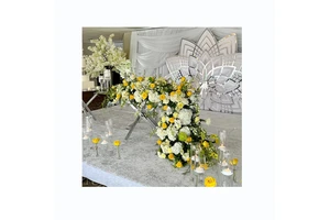 Groom and Bride Wedding Tables Flower Centerpiece Artificial Table Flowers Long Row Yellow Flower Runner for Wedding Decoration