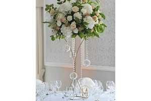 Unique-style artistic iron wedding centerpiece for decorative stylish reception banquet table decor and elegance