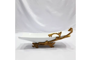 Direct Factory Supply High Grade Gold Plated Top Quality Metal Unique Stylish Leafy Designer Wedding Table Decorative