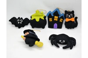 Handmade Felt Halloween Ornaments Set Bat Witch Cauldron Haunted House Cat Spider Decorations for Party Home Decor