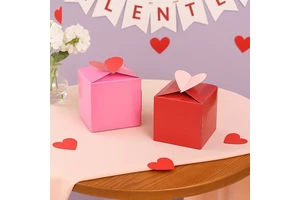 Wholesale Wedding Party Favors Heart-Shaped Clip Candy Box Square Valentine's Day Candy Gift Box Type Parties Candy Favor Box