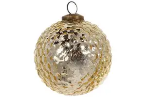 Decoration Christmas Features three spherical ornaments in assorted sizes for a balanced display
