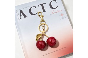 Hot Hot Beautiful Red Crystal Cherry Shape Women's Bag Pendant Accessories High Quality Creative Keychain