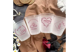 Personalized Frosted Waterproof Drinking Cups for Wedding Reception Bar Bulk Order Custom Printed Reusable Plastic Romantic