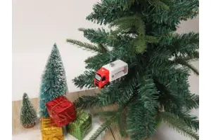 Cartoon Snowfall Truck Hanging Ornament Handcrafted Glass Christmas Decor with Evergreen Tree Holiday Gift
