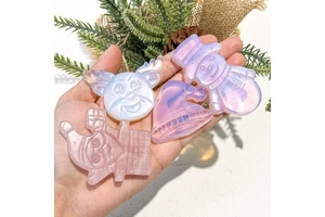 Customized Natural Crystal Crafts Christmas Decoration Snowman Elk Natural Crystal Slices Slab Healing Stone for Christmas Gifts