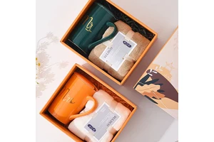 Customizable Hand Gift Set Women Unique New Year Christmas Wedding Favors Birthday Souvenir Mug Towel Guests Return Gift
