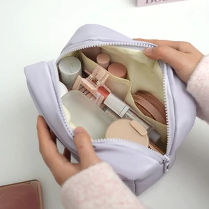 Fashion Puffy Style Quilted Waterproof Cosmetic Organizer Cotton Travel Storage Toilet Pouch for Makeup