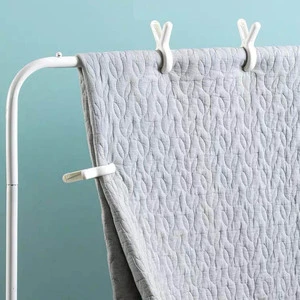 Wholesale Non-Slip Towel Socks Drying Clips and Clothes Pegs for Outdoor Laundry Bedding Towel Socks Drying Clips