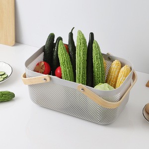 Fashionable Portable Picnic Fruit Food Metal Basket Kitchen Household Wire Mesh Storage Basket With Wooden Handle