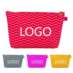 MOQ 100PCS Wholesale Patterned Knitted Toiletry Bag YKK Zipper Custom Logo Zigzag Wash Bag for Women