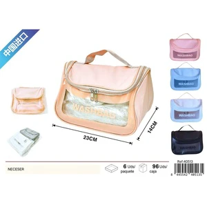 Wash bag with hook - Beauty products