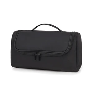 Large Capacity Travel Bag with Hanging Hook for Men and Women Waterproof Cosmetic Bag Bathroom Storage Bag for Brushes Set